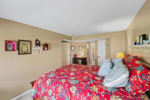 4555 Niagara Lane N, Minneapolis, MN 55446