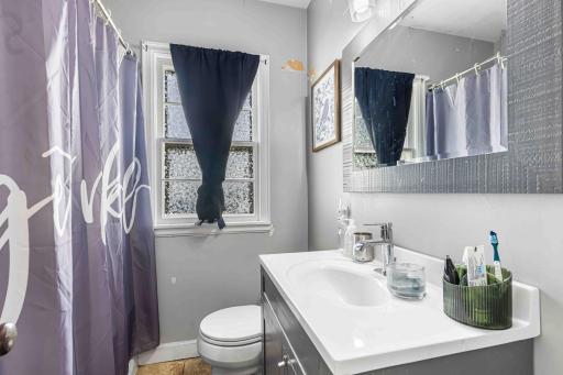 Bathroom Main.jpg