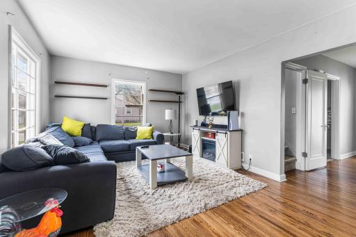 Livingroom to Kitchen.jpg