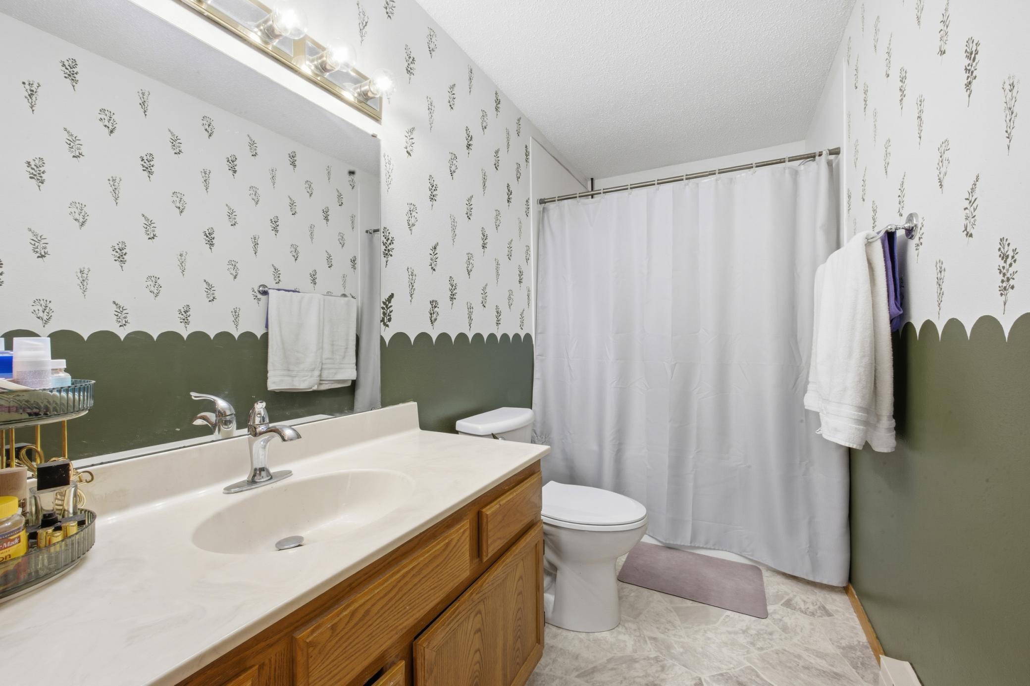 Fully Bathroom Upper Level