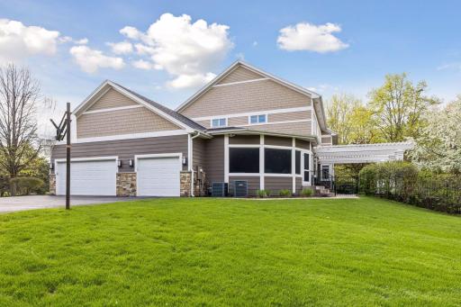 1 Foster Place, North Oaks, MN 55127