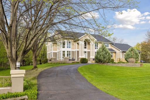 1 Foster Place, North Oaks, MN 55127
