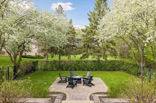1 Foster Place, North Oaks, MN 55127