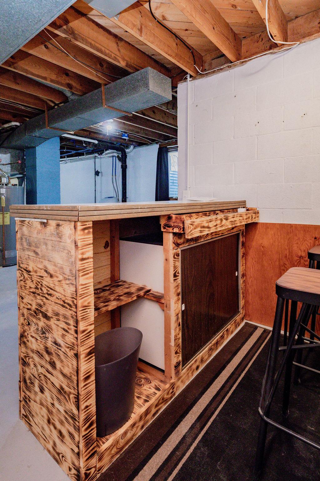 Basement, bar included