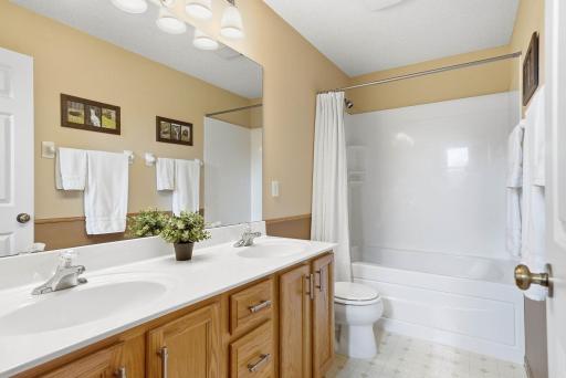 9936 Scott Avenue N, Minneapolis, MN 55443