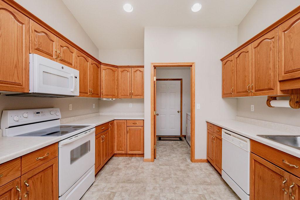 Kitchen to Laundry & garage entry