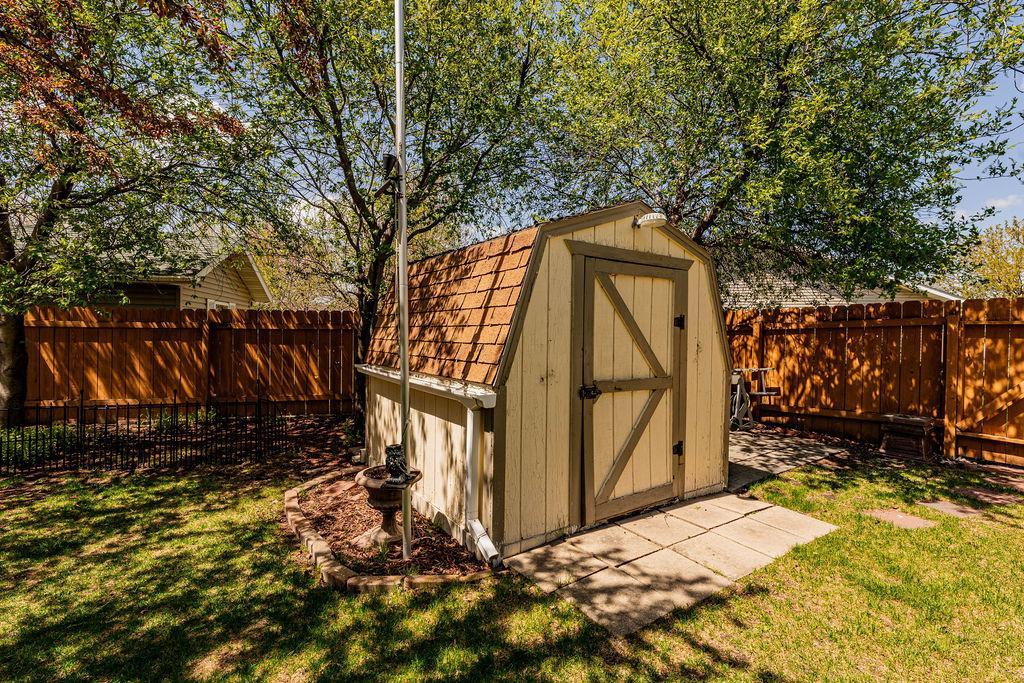 Storage shed