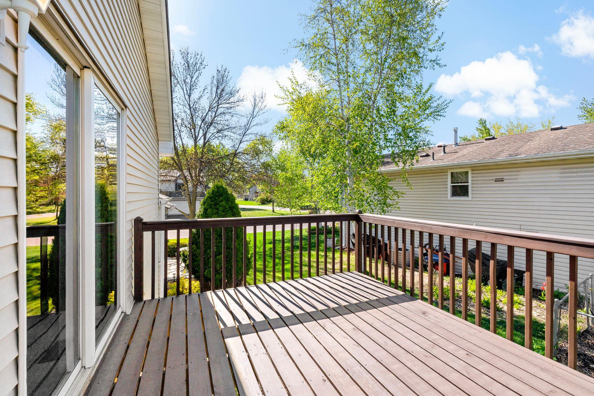 Large deck off the living room
