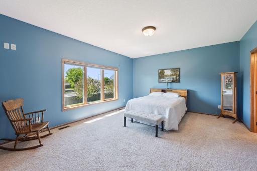 10627 Colorado Avenue N, Brooklyn Park, MN 55443
