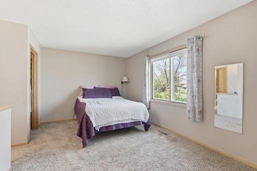 9480 71st S, Cottage Grove, MN 55016