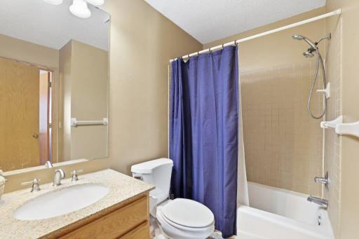 9480 71st S, Cottage Grove, MN 55016