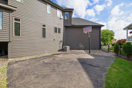 9548 Virginia Avenue S, Minneapolis, MN 55438