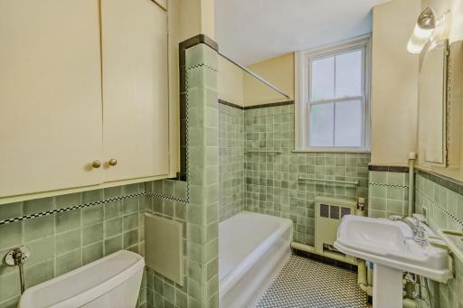 2615 Park Avenue #B2 - Web Quality - 020 - 19 Primary Bathroom.jpg