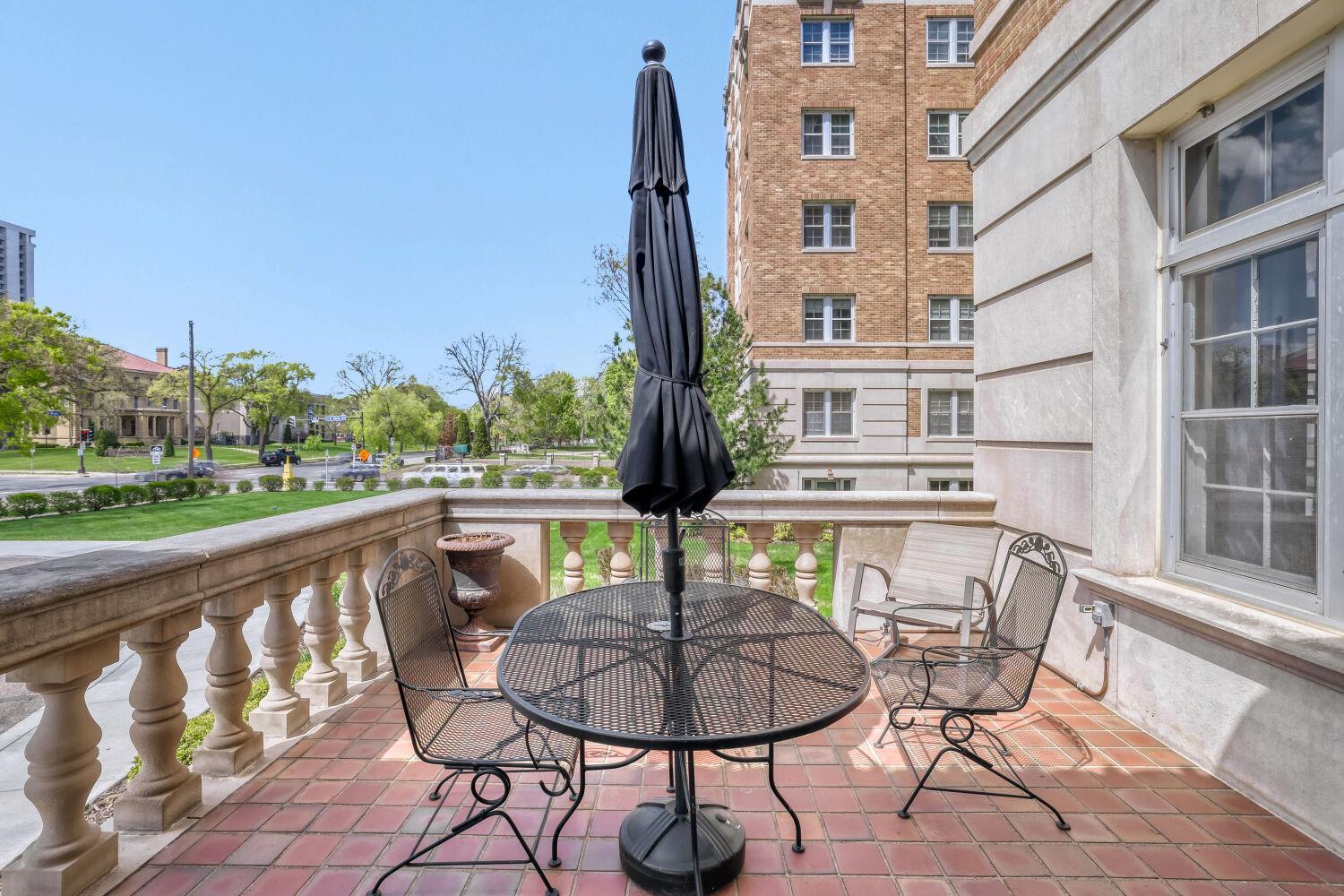 2615 Park Avenue #B2 - Web Quality - 022 - 21 Balcony.jpg