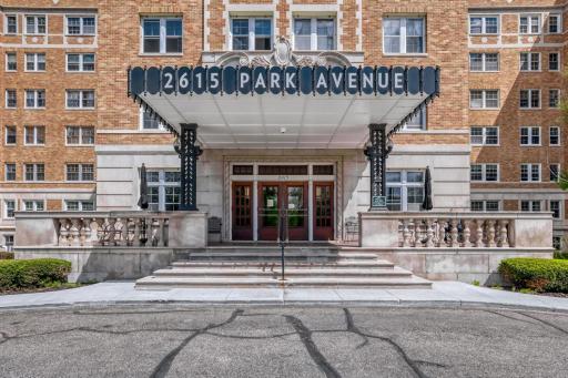 2615 Park Avenue #B2 - Web Quality - 002 - 01 Exterior Front.jpg