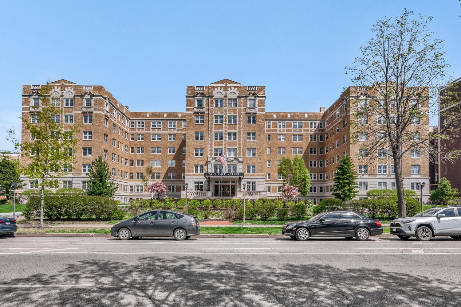 2615 Park Avenue #B2 - Web Quality - 003 - 02 Exterior Front.jpg
