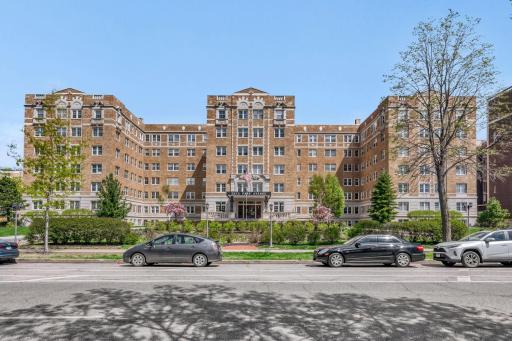 2615 Park Avenue #B2 - Web Quality - 003 - 02 Exterior Front.jpg