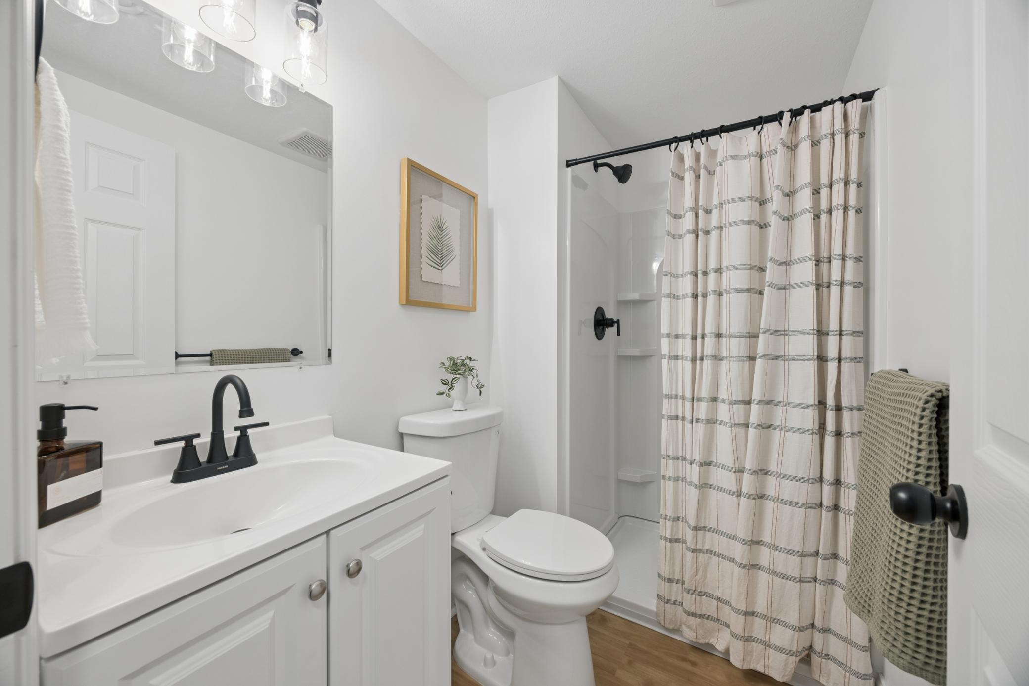 Lower level 3/4 bath