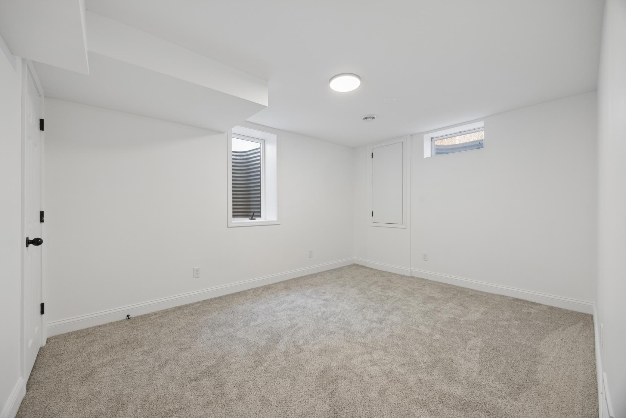 Bedroom4 (lower level)
