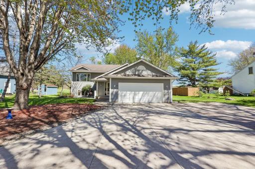 Welcome to 516 West River Road, Delano, MN!