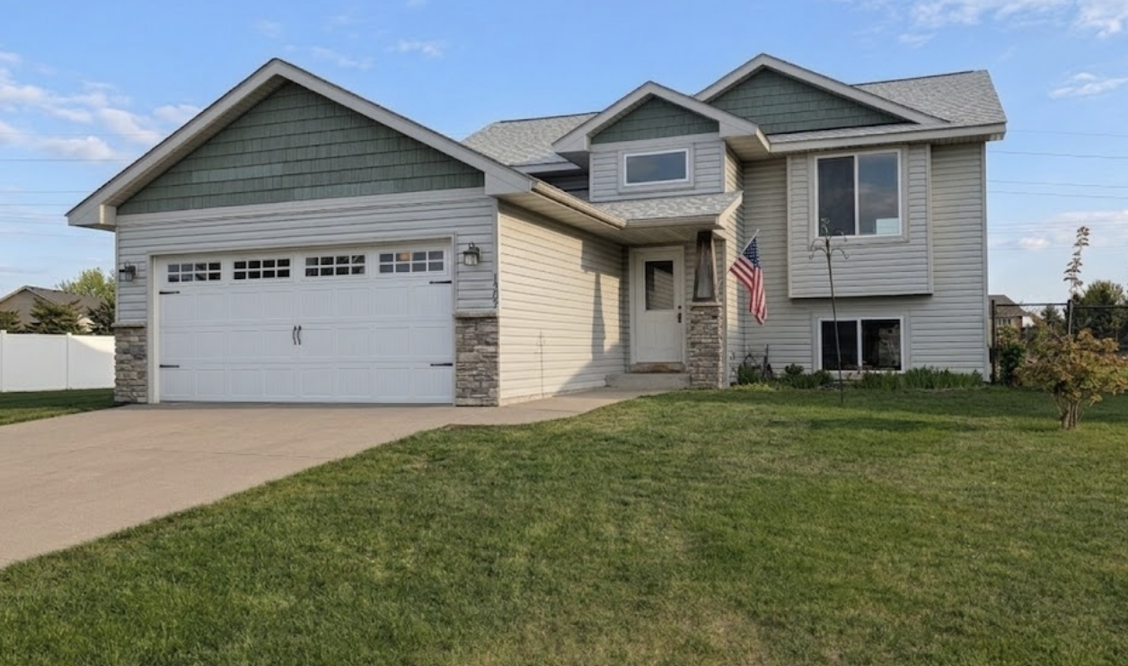 Welcome to 1307 Osprey Court!