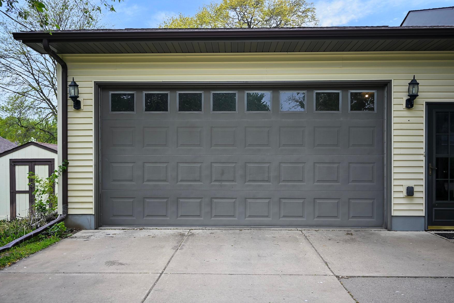 24 Garage.jpg