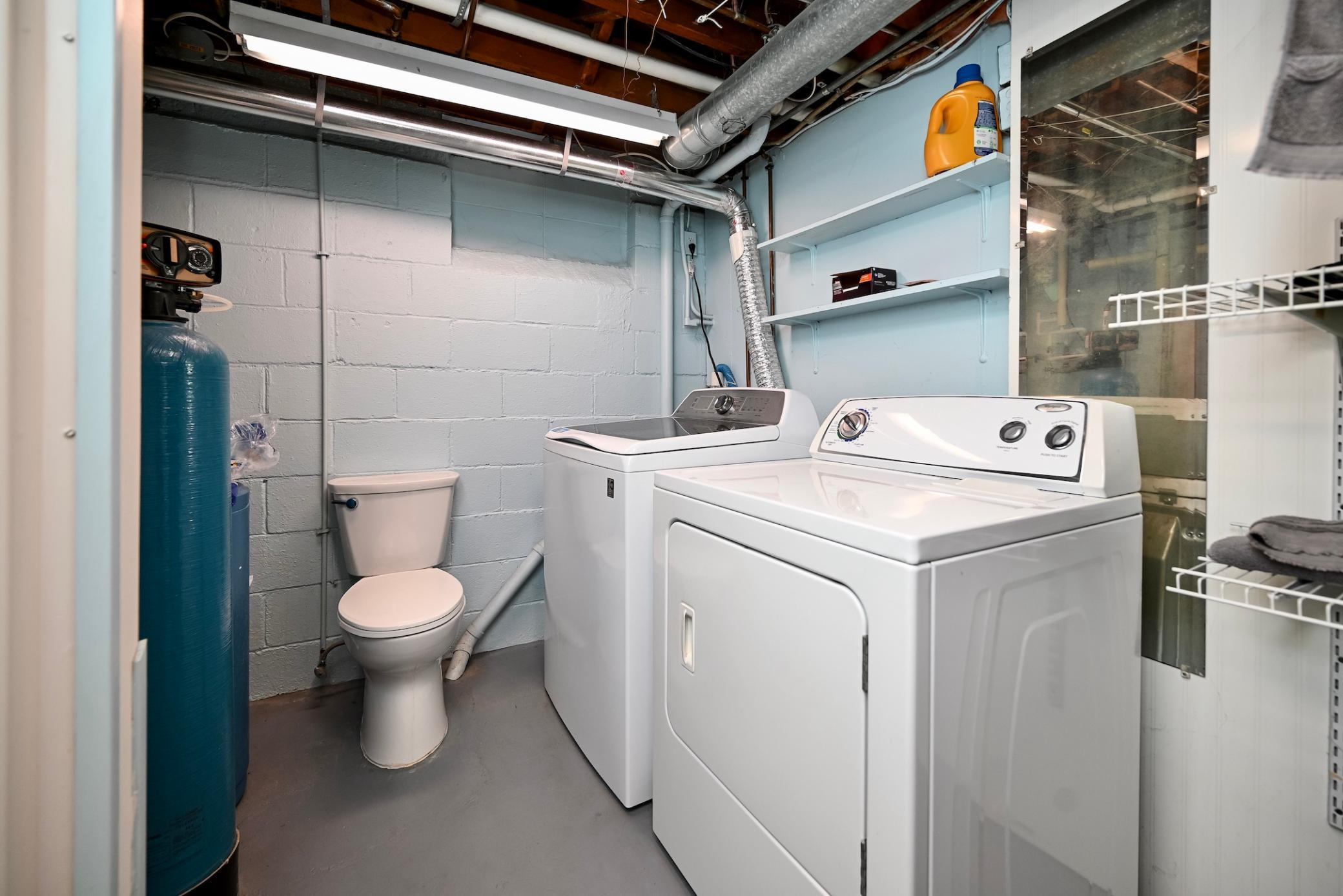 18 LL Laundry Area.jpg