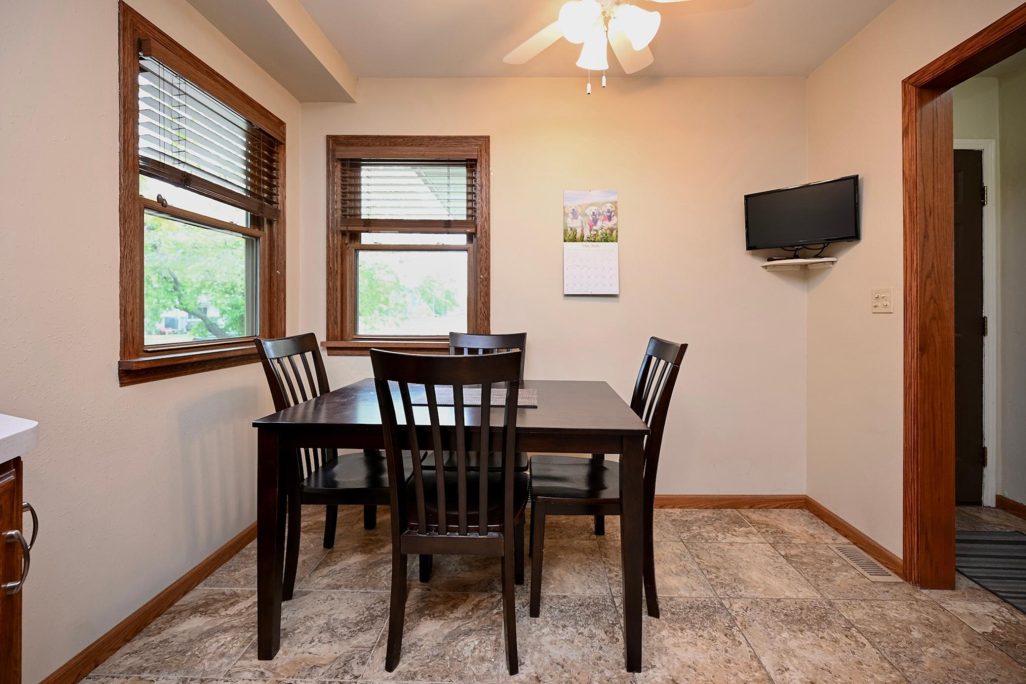 7 Kitchen Dining Area.jpg