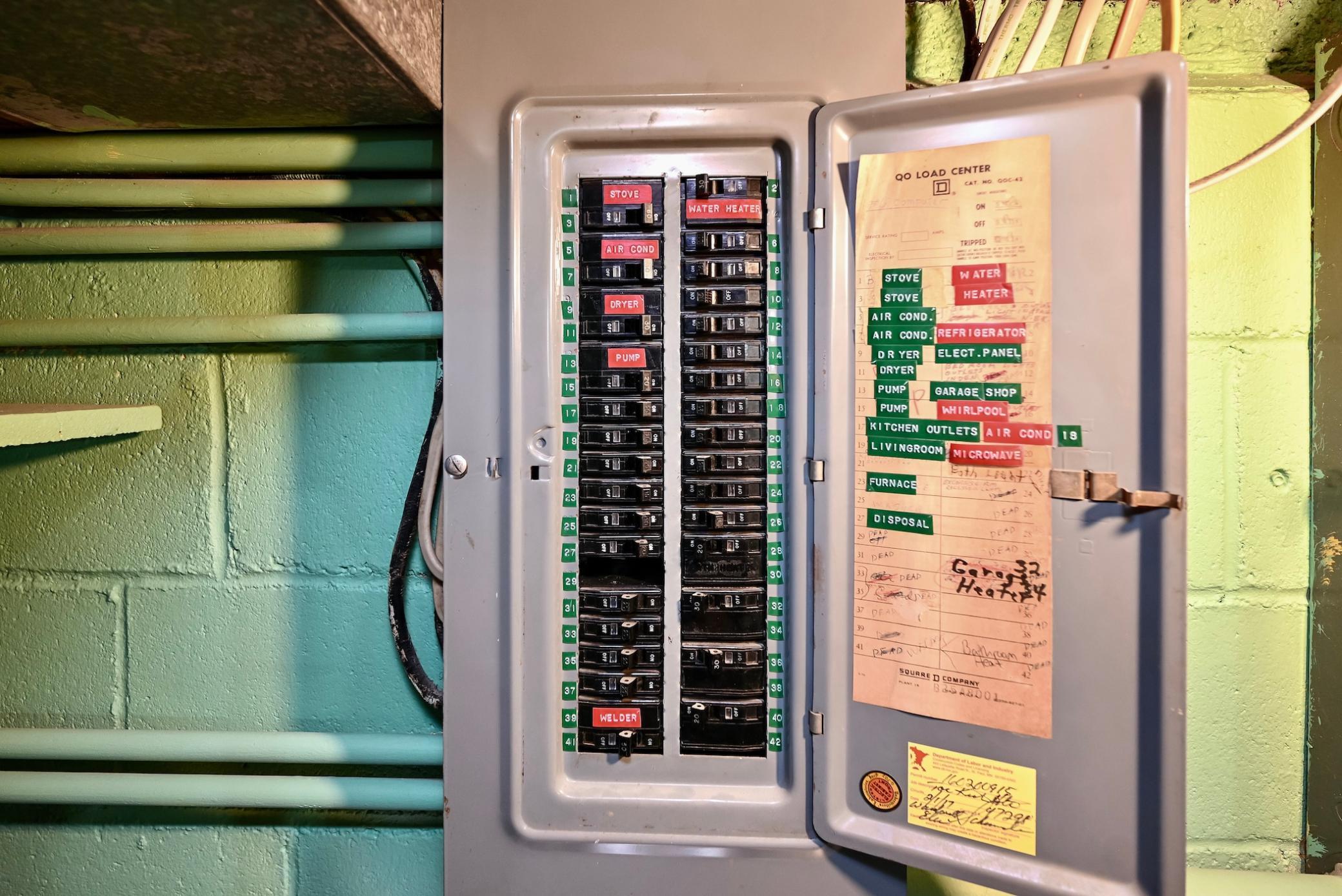 20 Electrical Panel.jpg