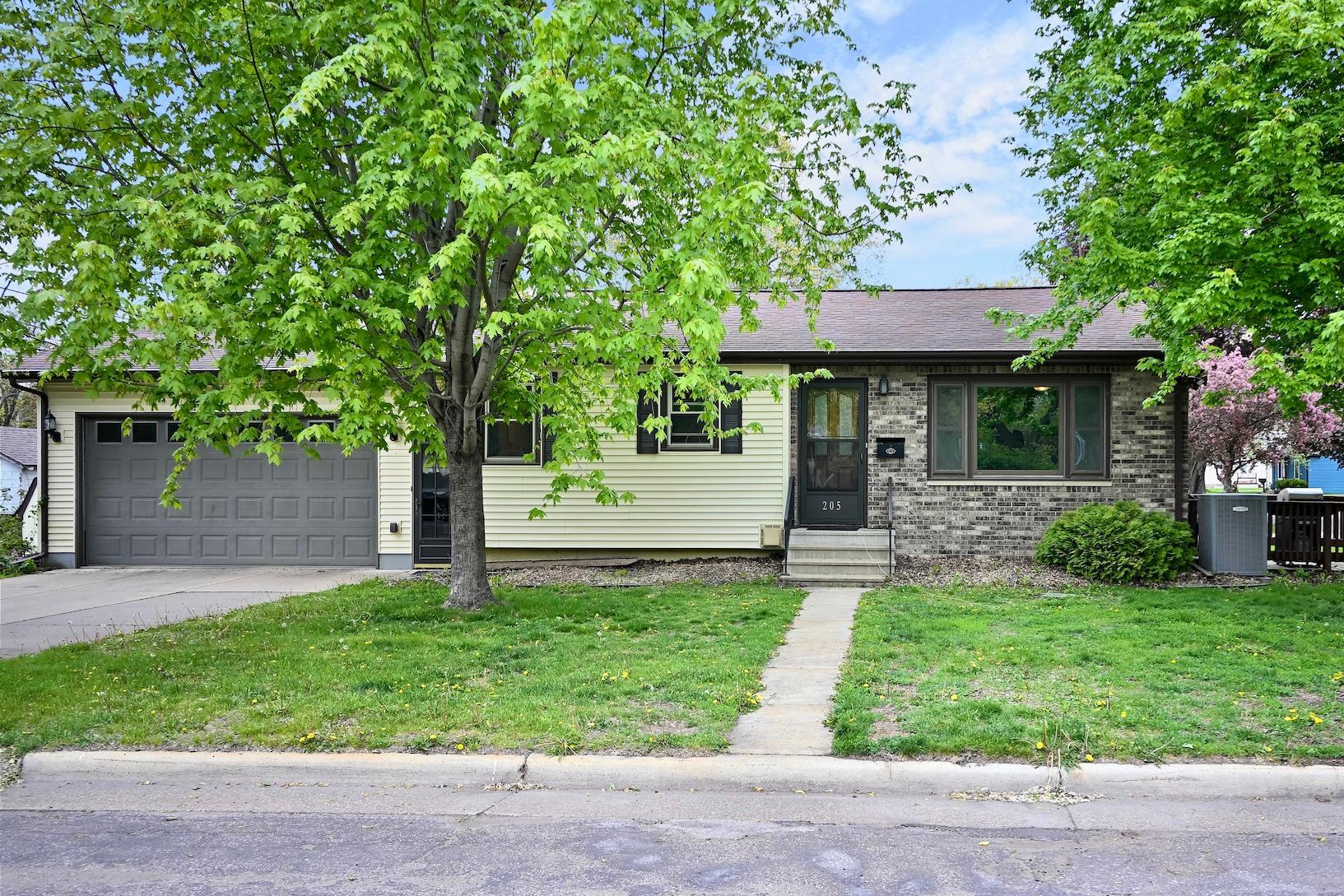 1 Front & Garage.jpg