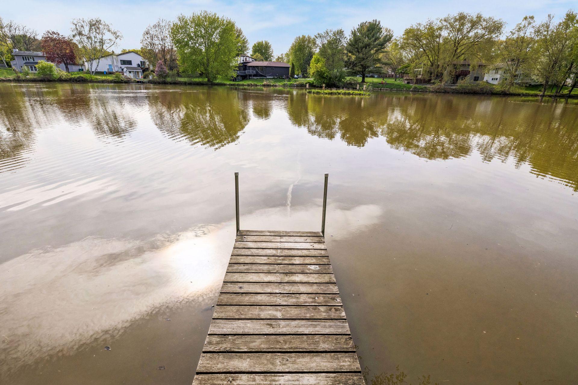 There is even a dock! Catch some fish and easily get into your canoe!
