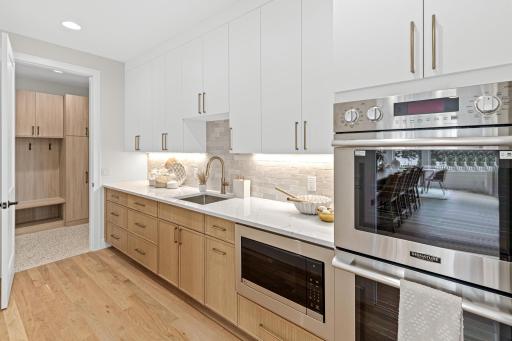 6100 Abbott Avenue S, Edina, MN 55410