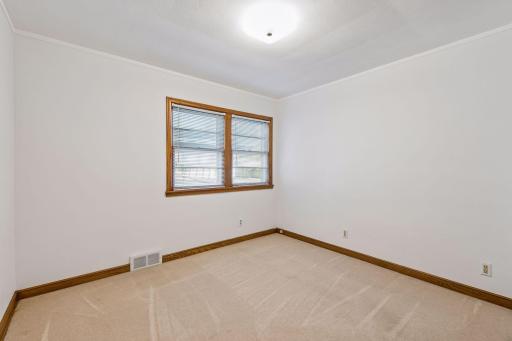 933 Edgewater Avenue, Saint Paul, MN 55126