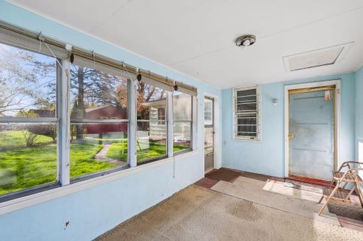 Another space filled with potential, could be transformed into a cozy space for reading or enjoying your morning coffee.