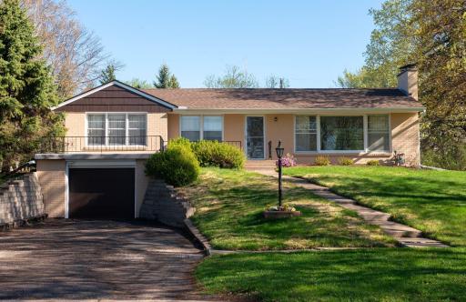 933 Edgewater Avenue, Saint Paul, MN 55126