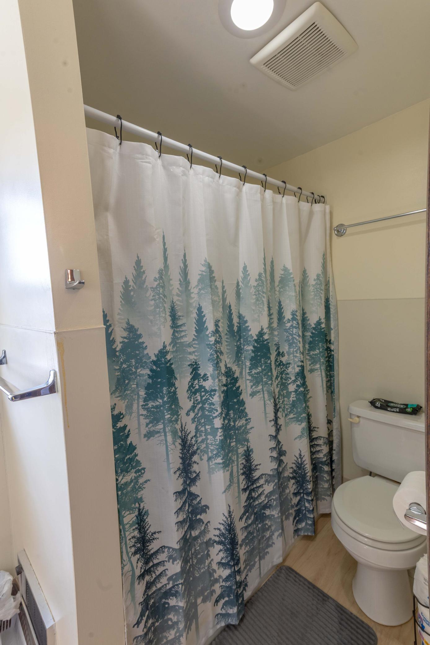 24 Upper Bath.jpg