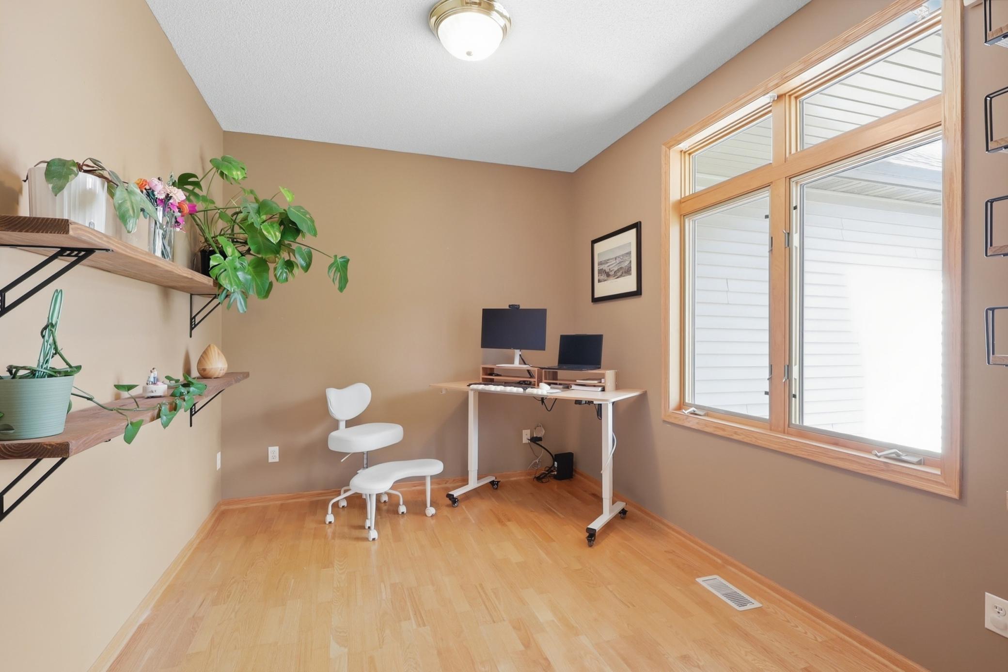 Main level office