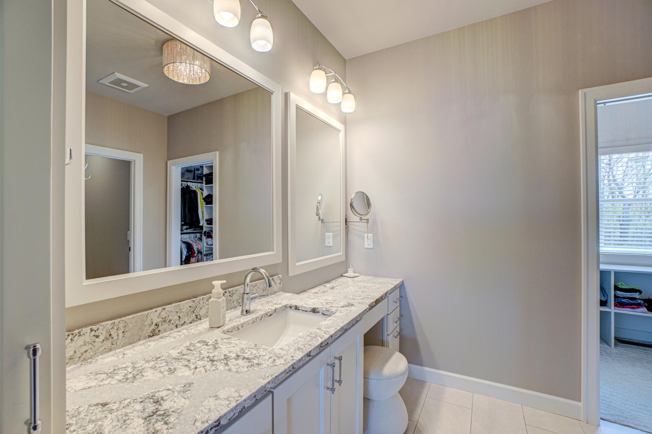 E6565 836th Ave-43.jpg