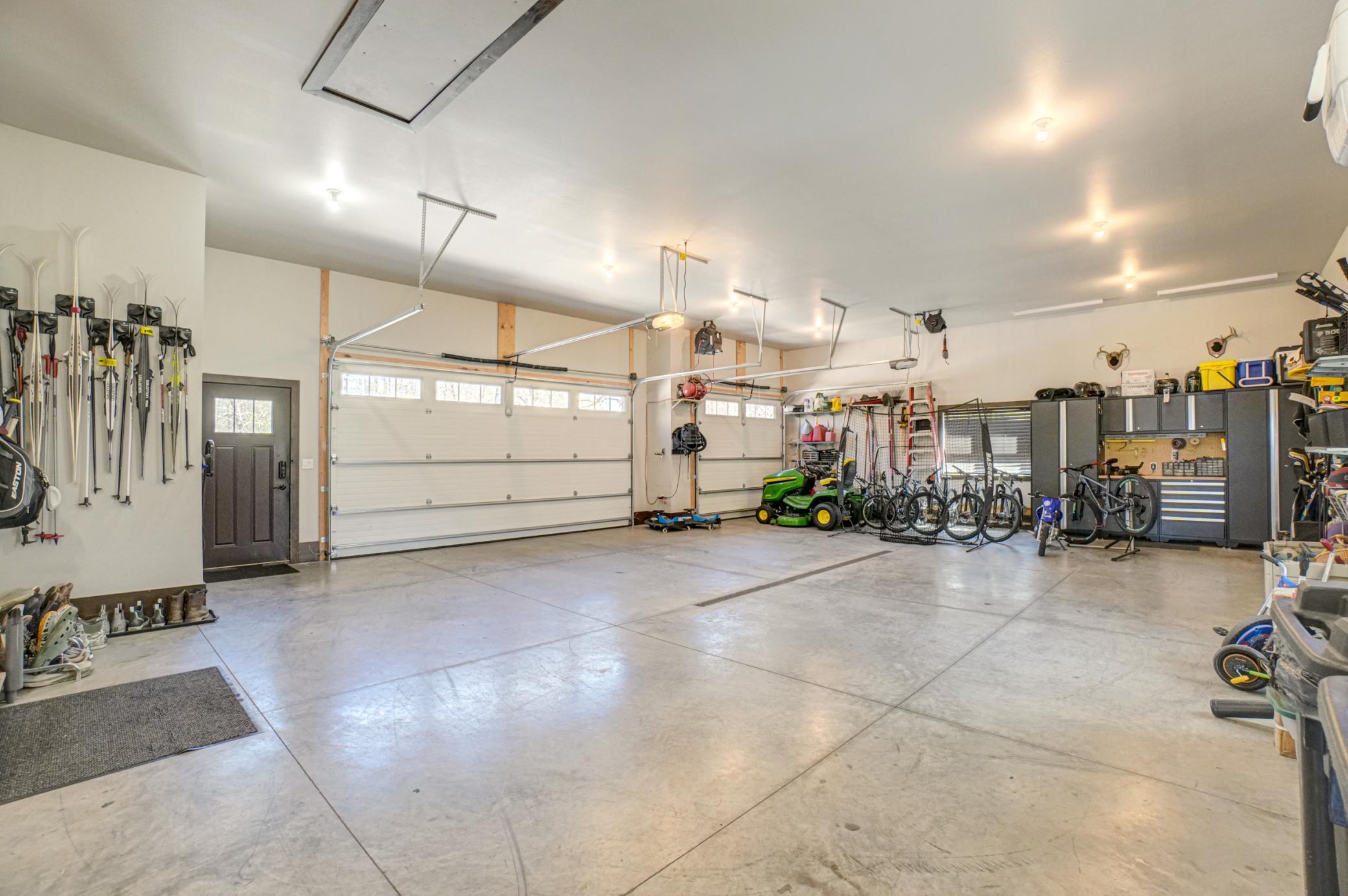 E6565 836th Ave-100.jpg