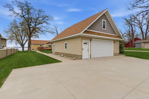 223 Lake Avenue S, Spicer, MN 56288