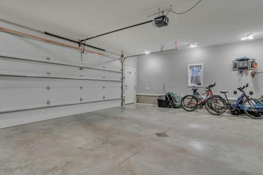 223 Lake Avenue S, Spicer, MN 56288