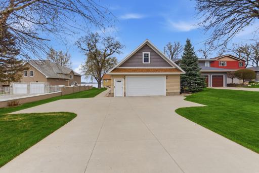 223 Lake Avenue S, Spicer, MN 56288
