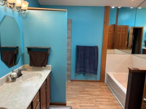 7130 Jocelyn Bay S, Cottage Grove, MN 55016