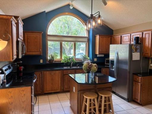 7130 Jocelyn Bay S, Cottage Grove, MN 55016