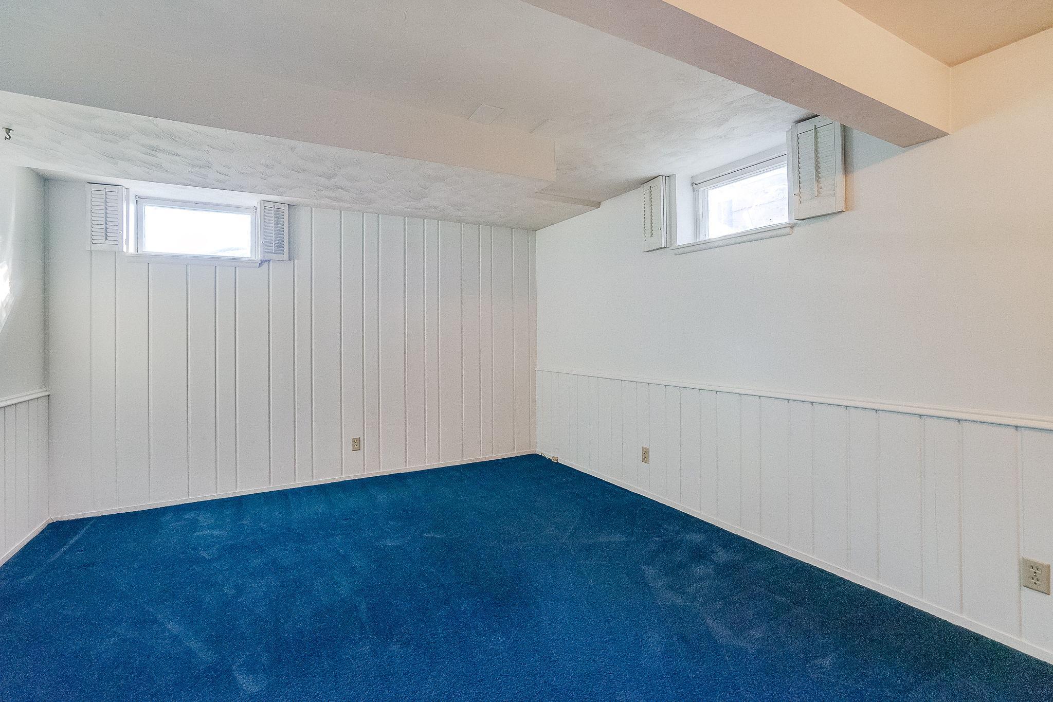 30-web-or-mls-724-50-1-2-Ave-NE_030.jpg