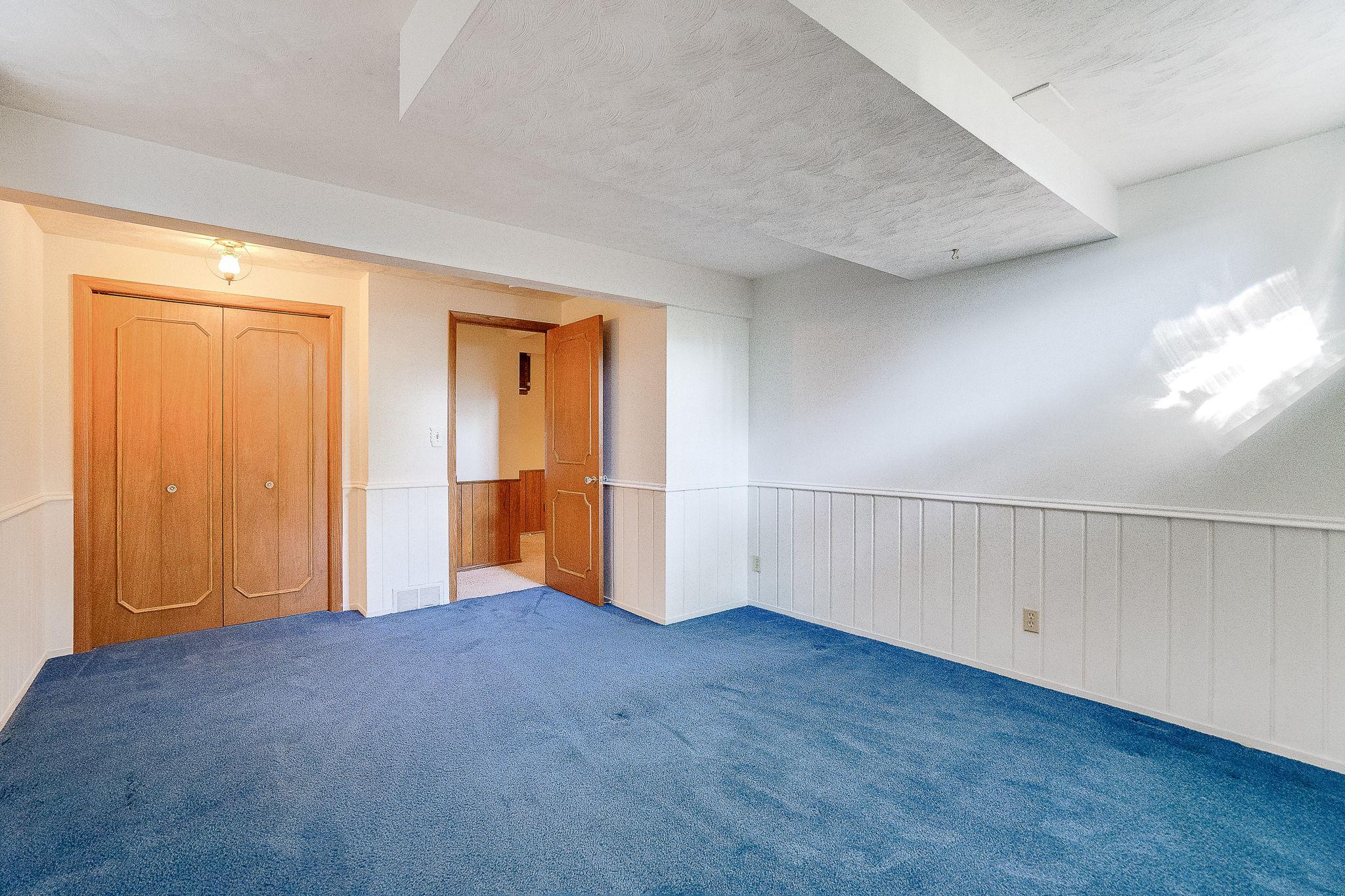 31-web-or-mls-724-50-1-2-Ave-NE_031.jpg