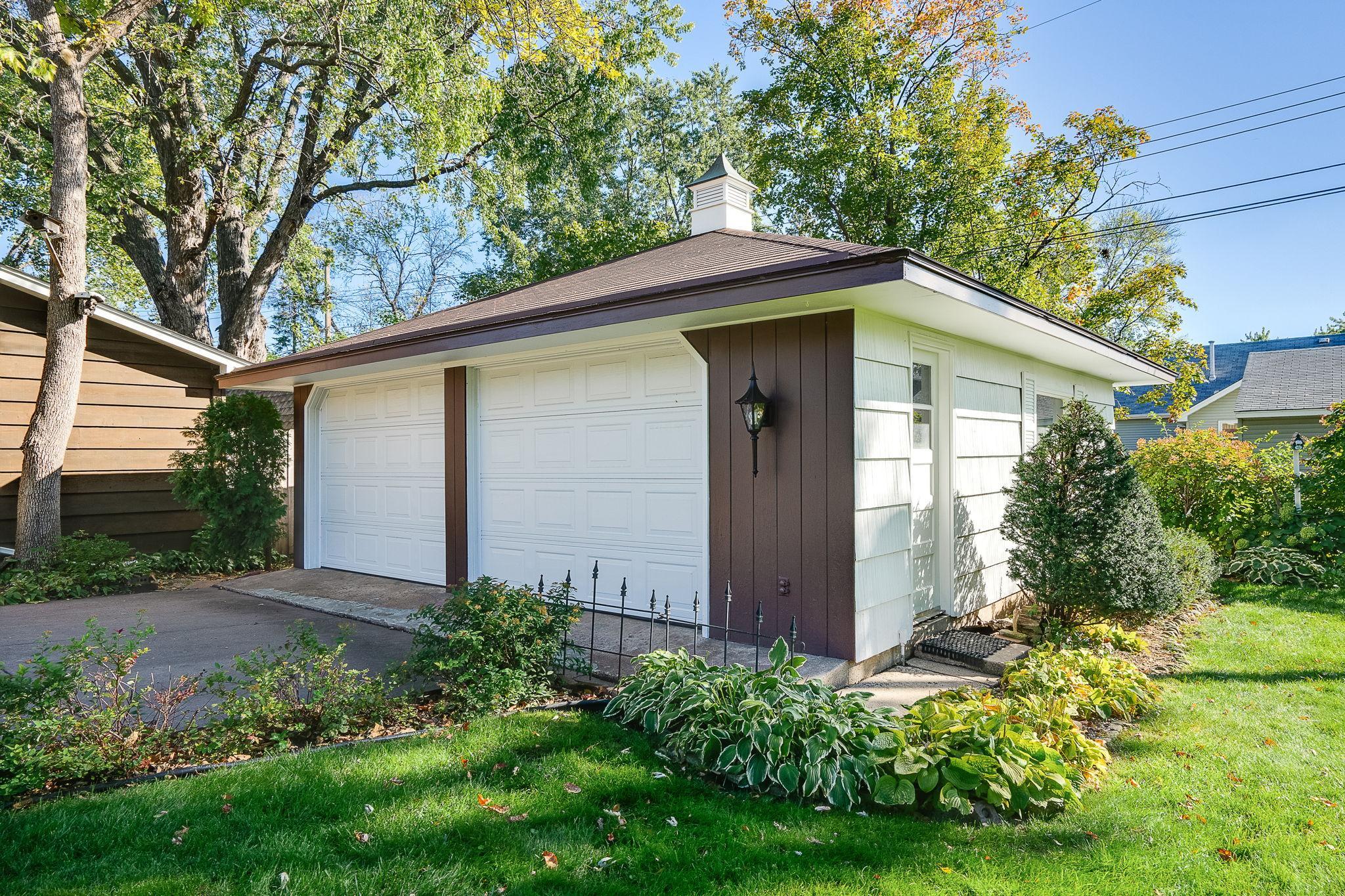 39-web-or-mls-724-50-1-2-Ave-NE_039.jpg