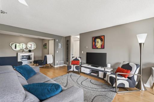 50 Groveland Terrace, C208, Minneapolis, MN 55403
