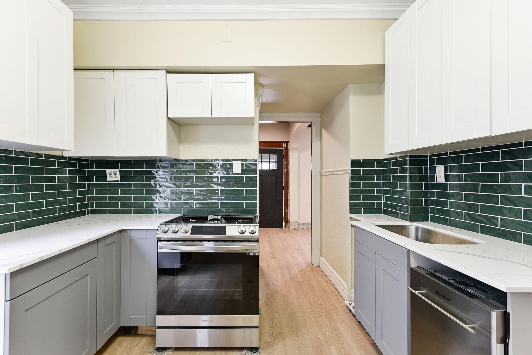 7-web-or-mls-345-Cook-Ave-E-07.jpg