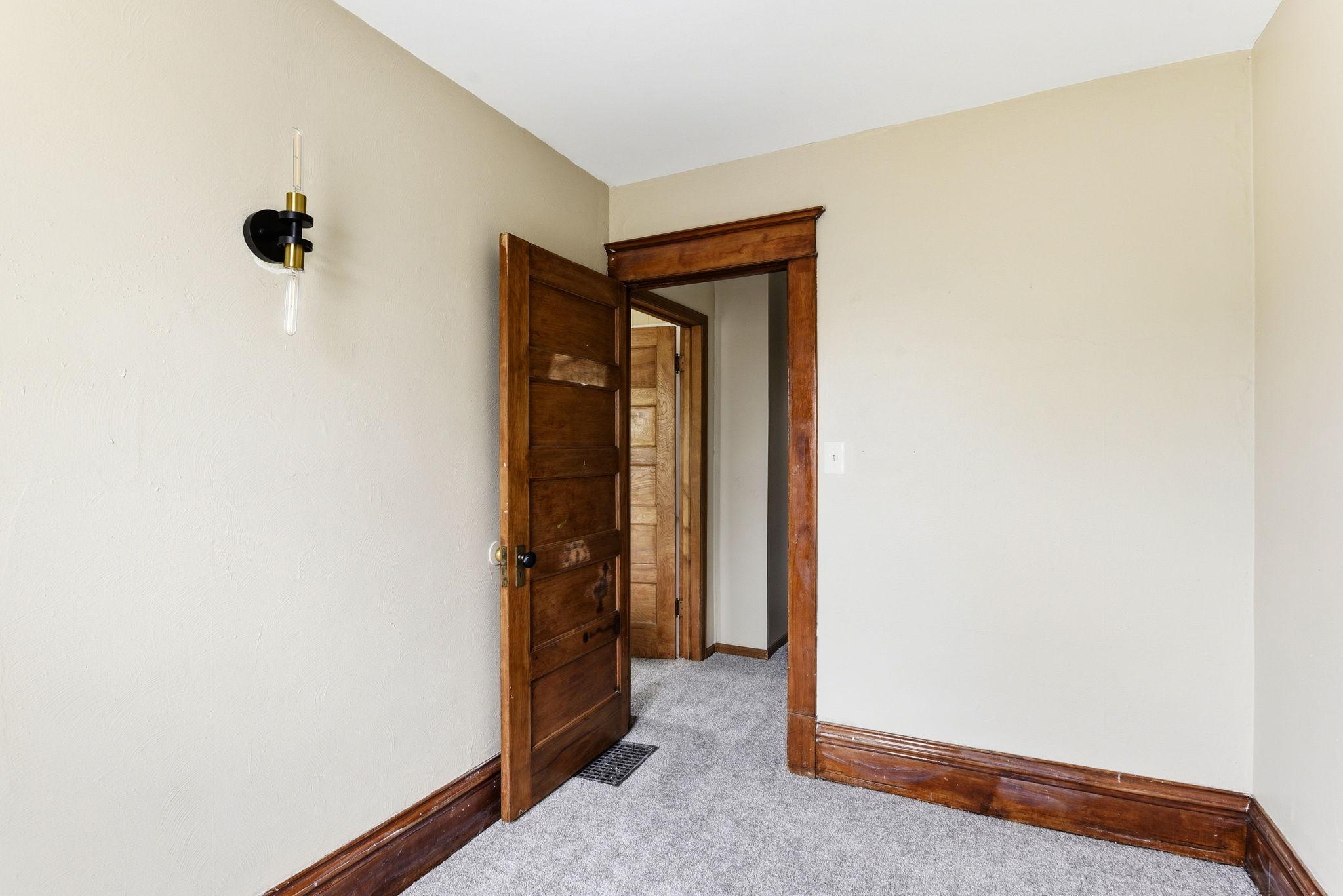 17-web-or-mls-345-Cook-Ave-E-17.jpg